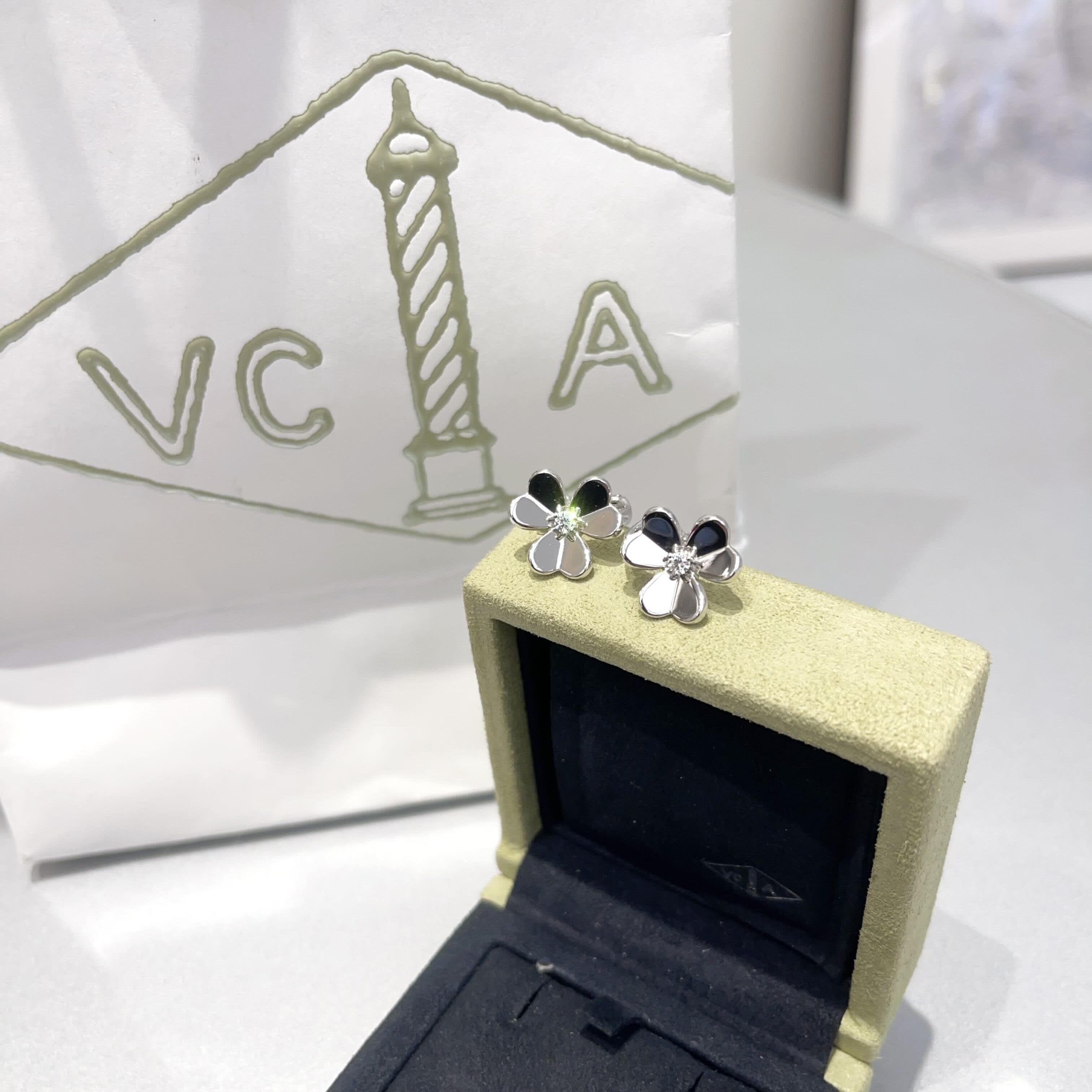 Van Cleef & Arpels Frivole Series Small Flower Earrings